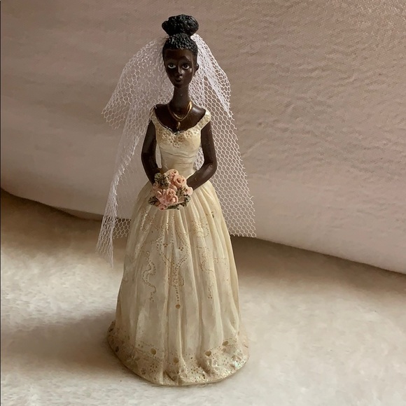 Greenbier Intl Accents 6 Gorgeous African American Bride Cake